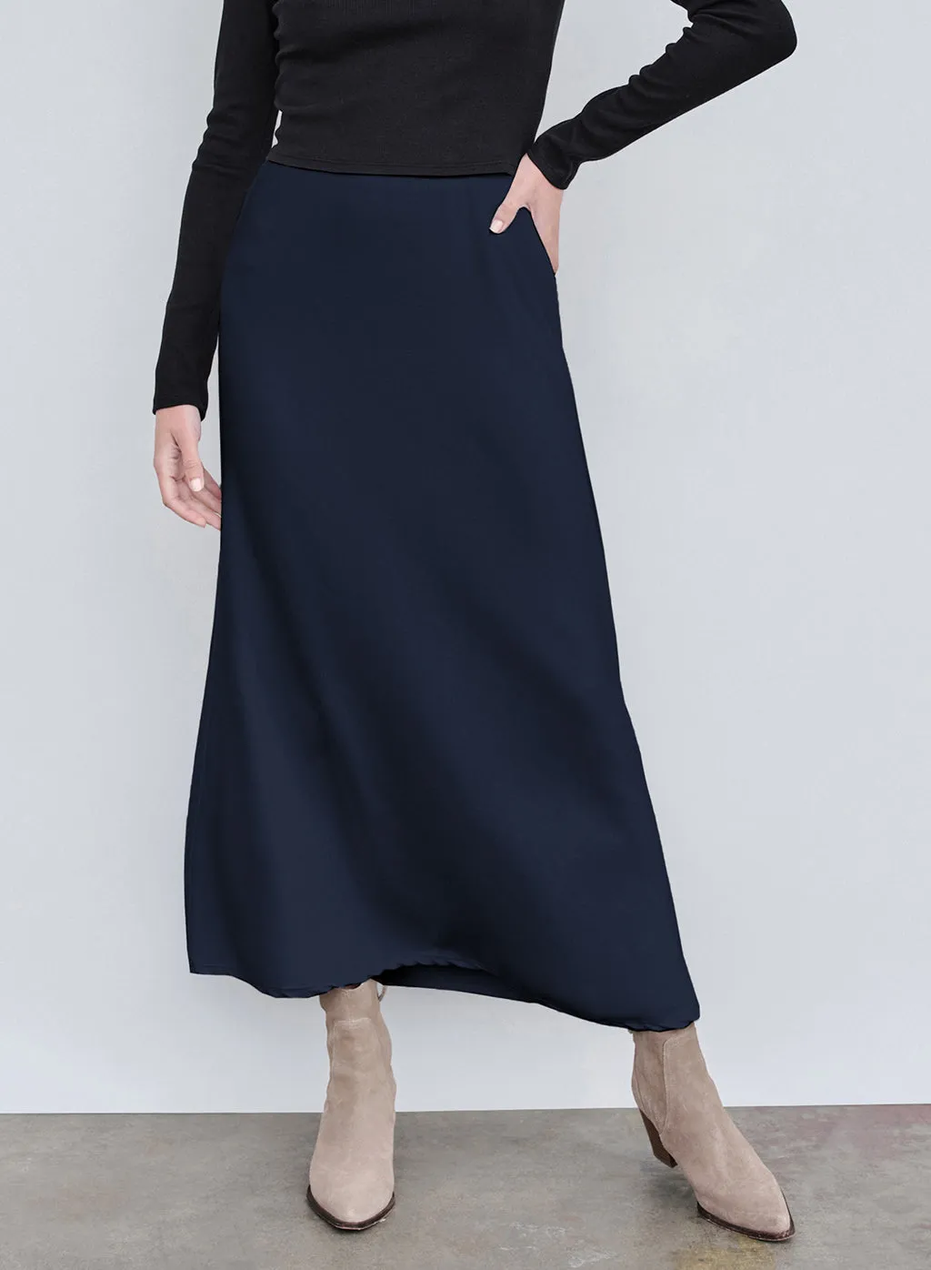 Rib Bias Cut Skirt in New Navy